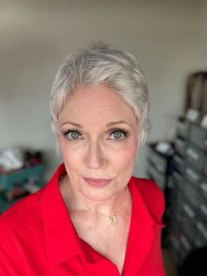 Risk | Synthetic Lace Front Wig (Mono Crown)